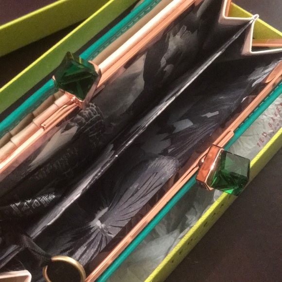 Ted Baker clutch - Picture 5 of 5